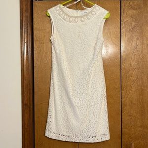 Studio One New York Size 4 White Lace Dress w/ Beaded Neckline GUC